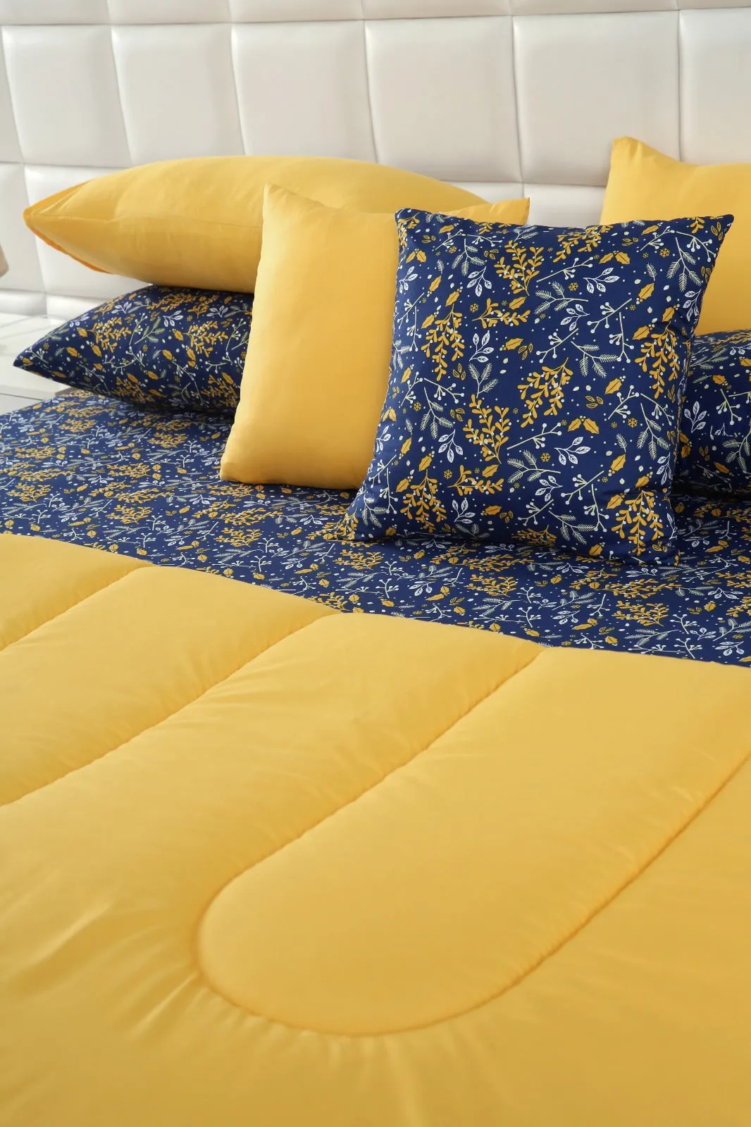 8 PCs Winter Comforter Set-Daffodil