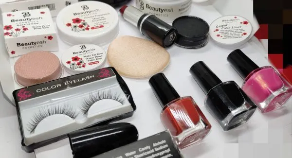 Elegant Beautyesh Bundle: 9-Piece Set Including Face Powder, Loose Powder, Cake Liner, False Eyelashes, Red Lipstick, Makeup Base & 3 Surprise Nail Polishes