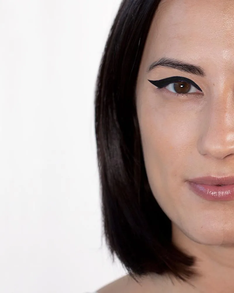 Eye To Eye Liquid Liner Dusk