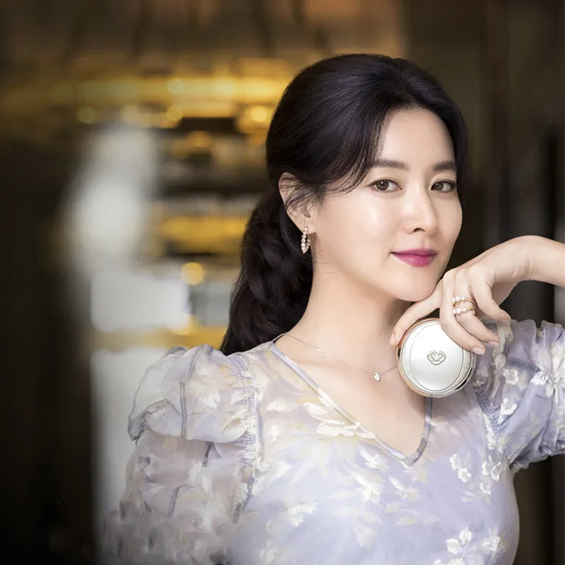 Gongjinhyang Seol Radiant White Moisture Cushion Foundation