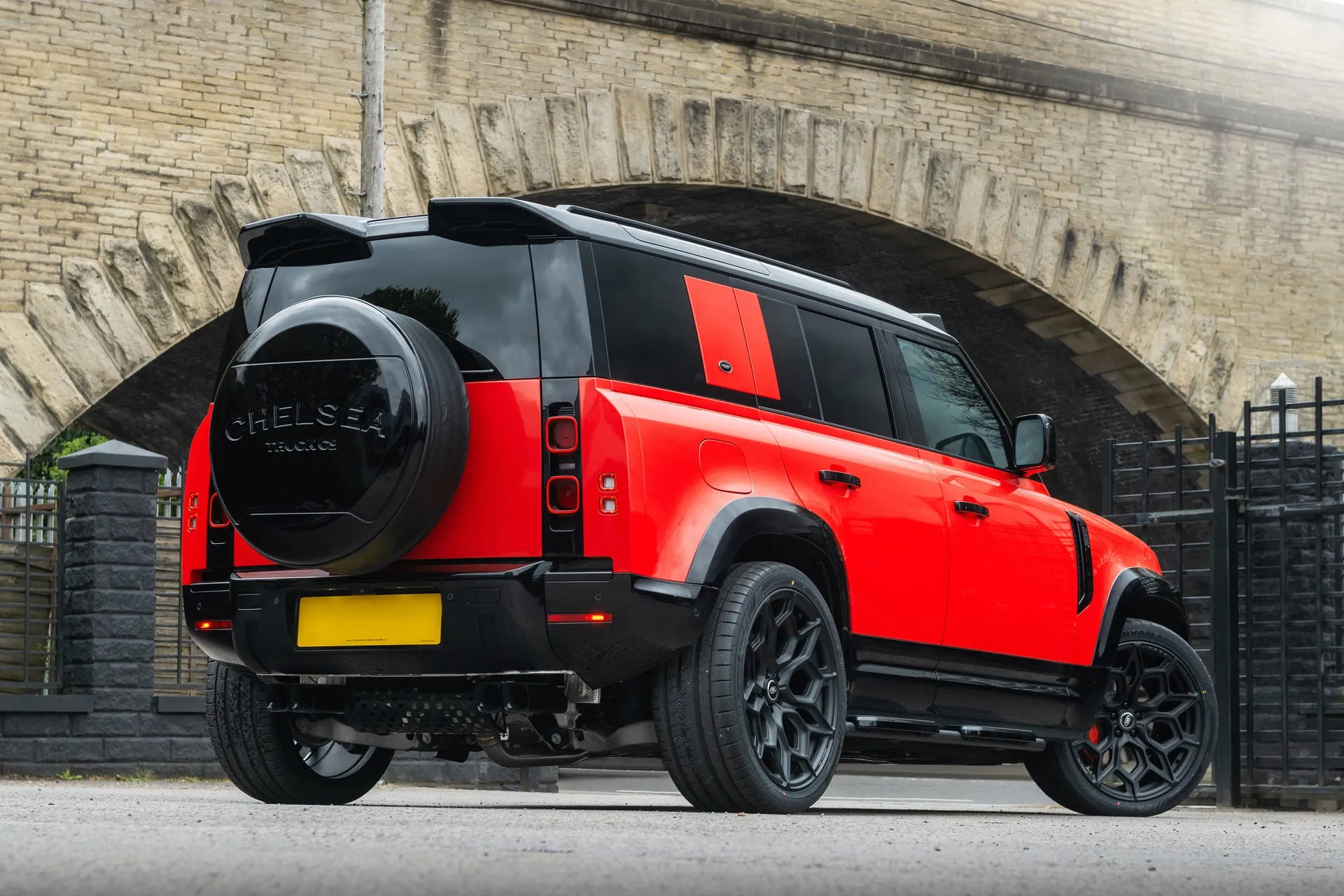 Land Rover Defender 110 - Rosso Corsa Red
