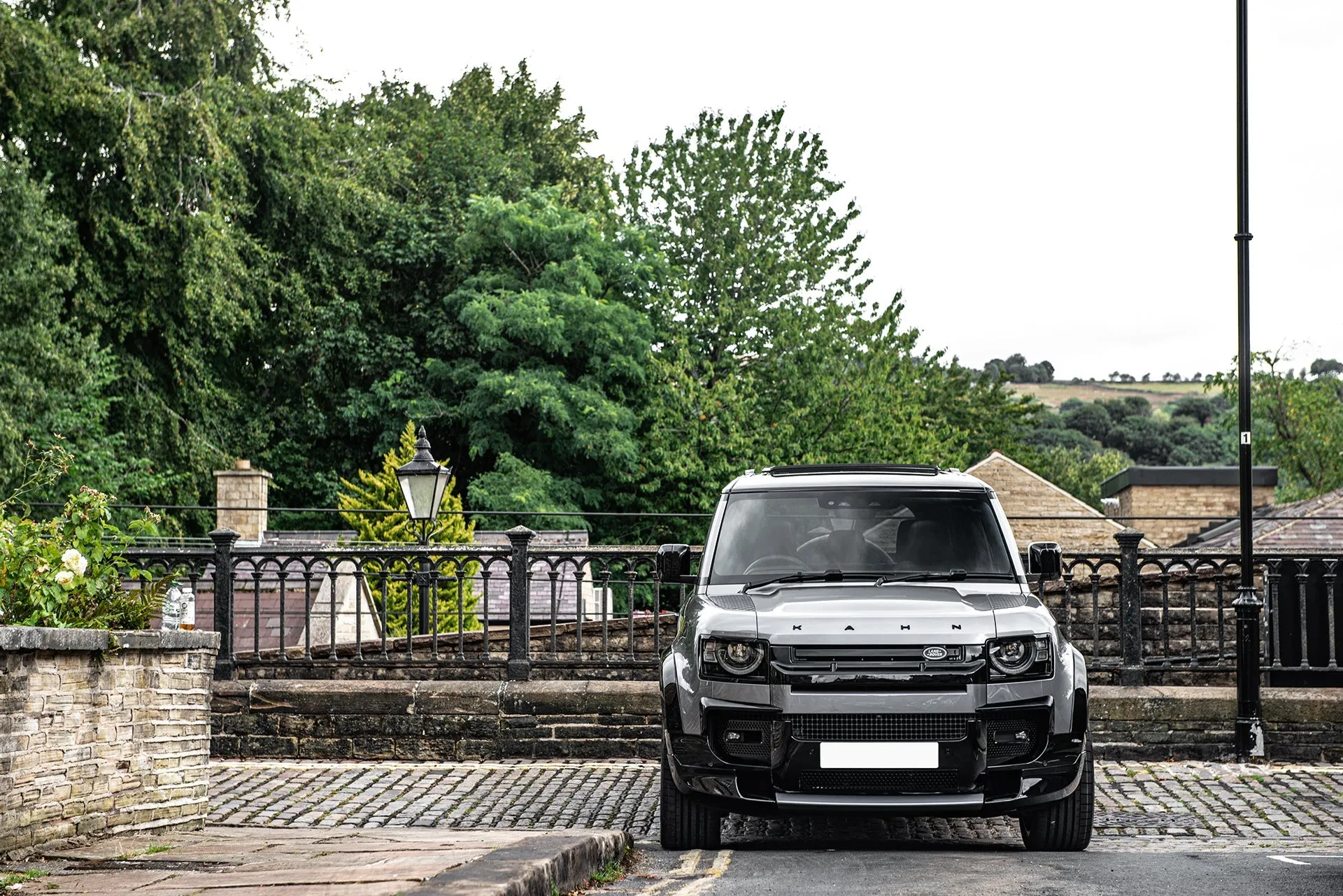 Land Rover Defender 110 - Silver Exterior