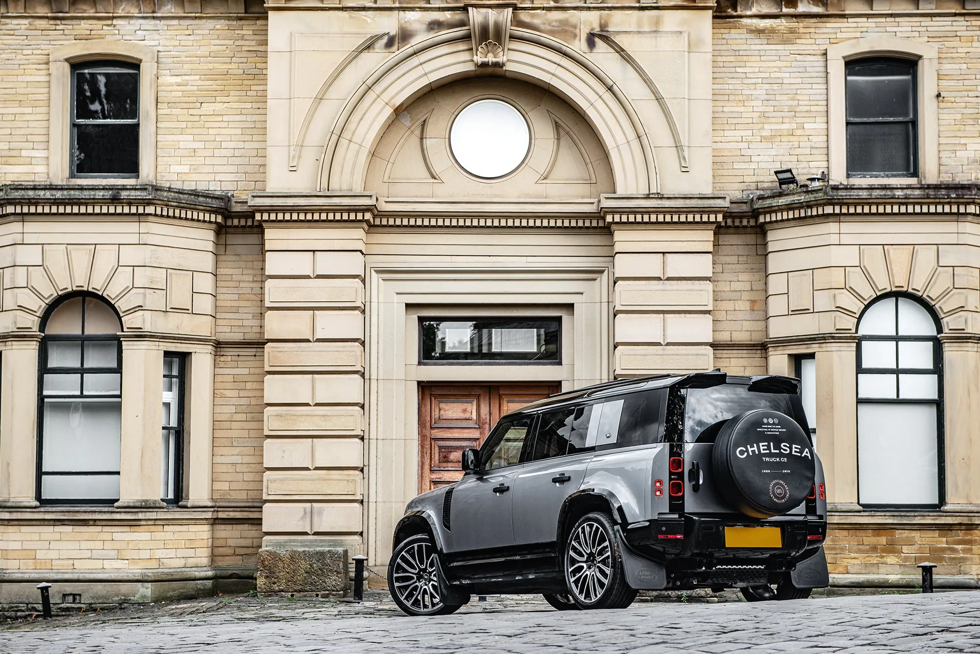 Land Rover Defender 110 - Silver Exterior