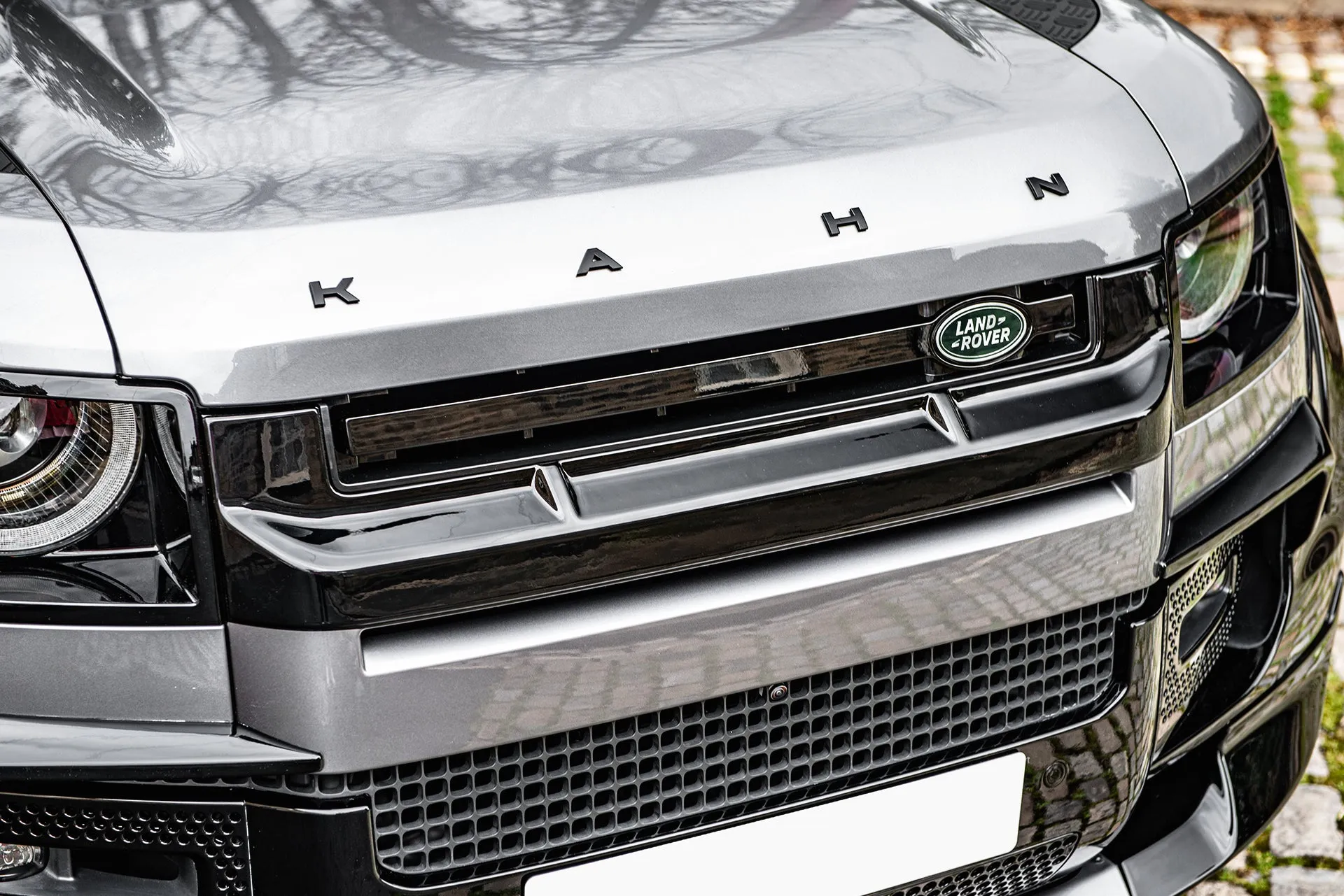 Land Rover Defender 110 - Silver Exterior