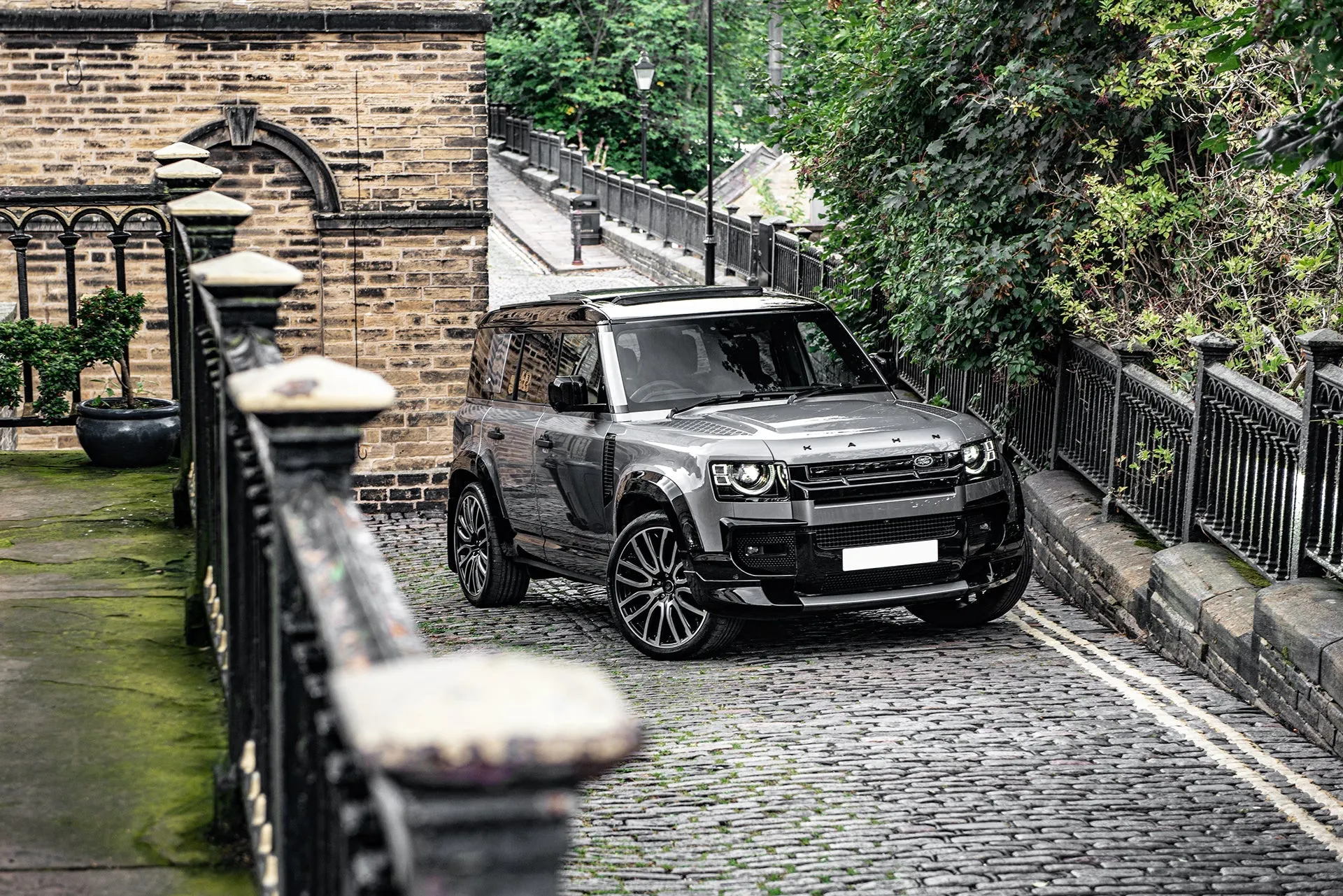 Land Rover Defender 110 - Silver Exterior