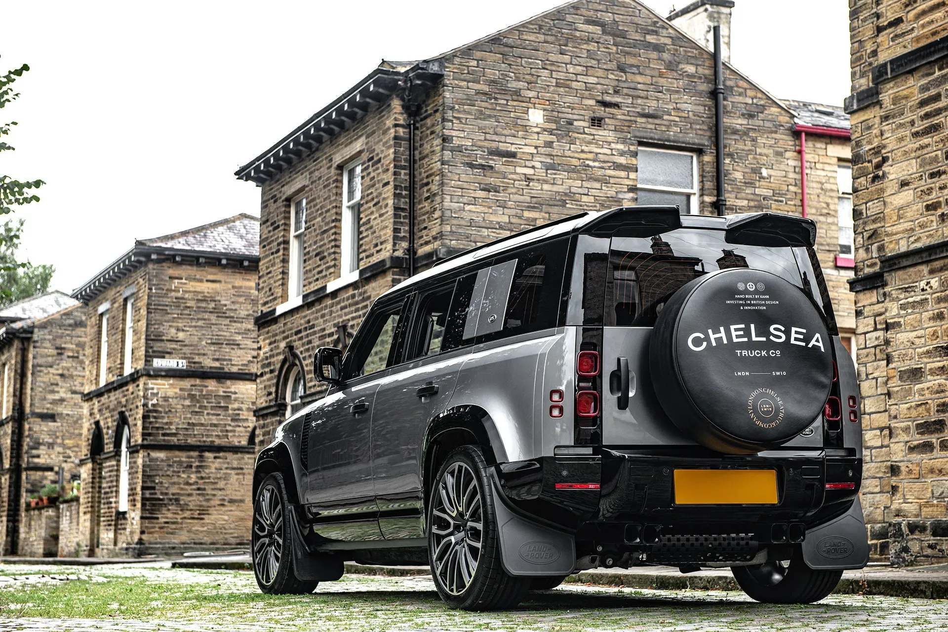 Land Rover Defender 110 - Silver Exterior