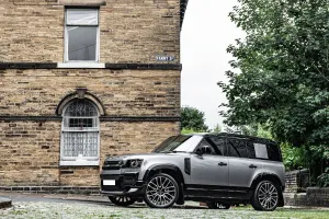 Land Rover Defender 110 - Silver Exterior