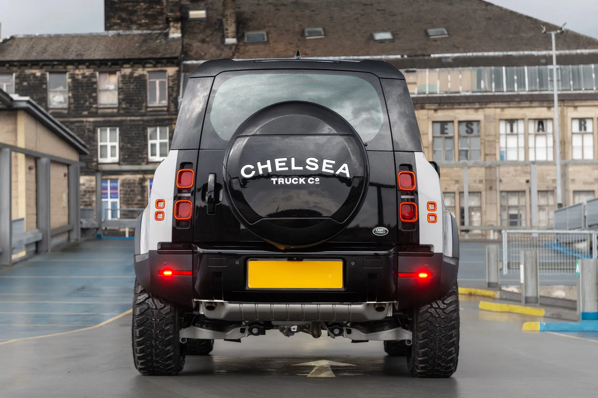 Land Rover Defender 90 - White Exterior