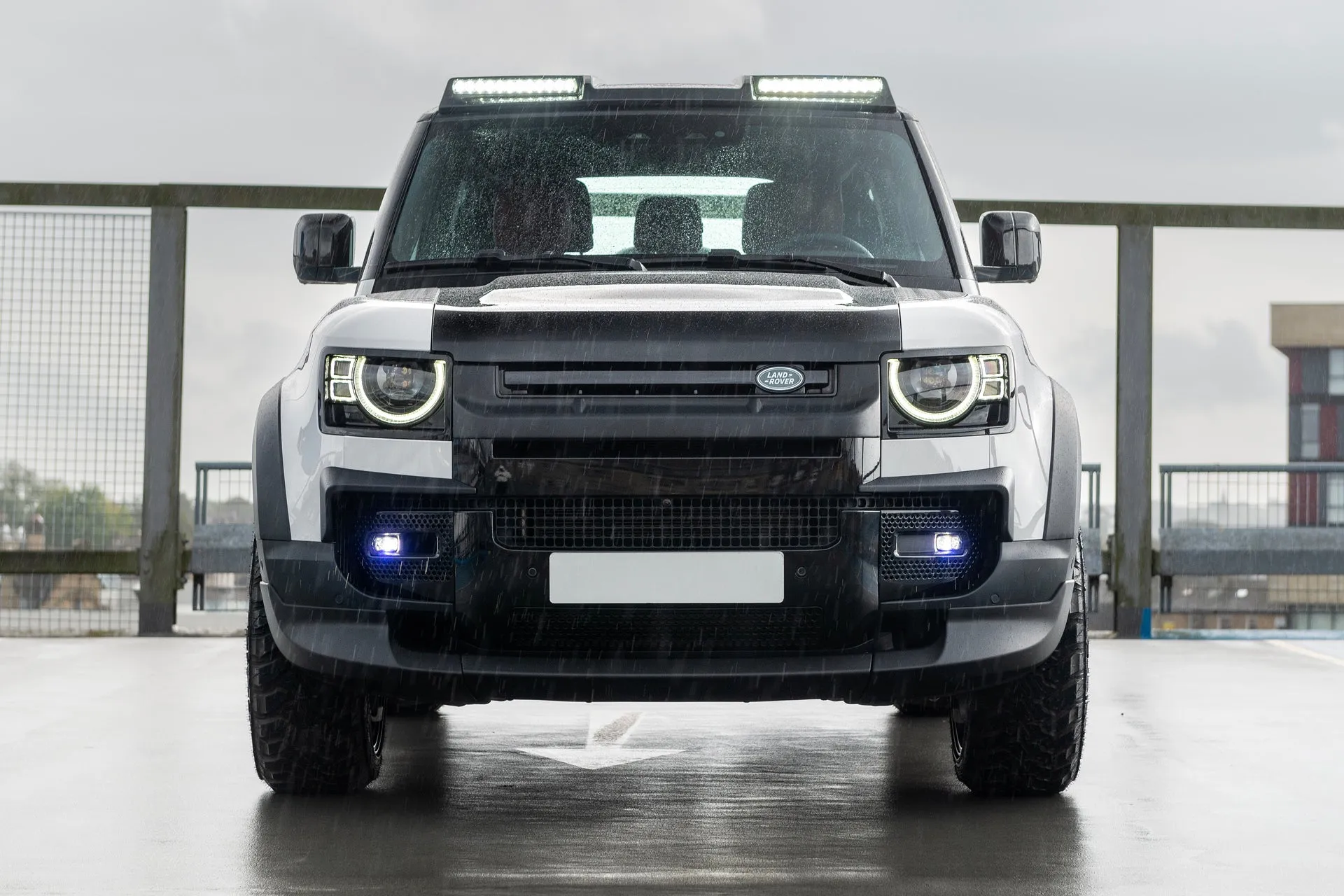 Land Rover Defender 90 - White Exterior