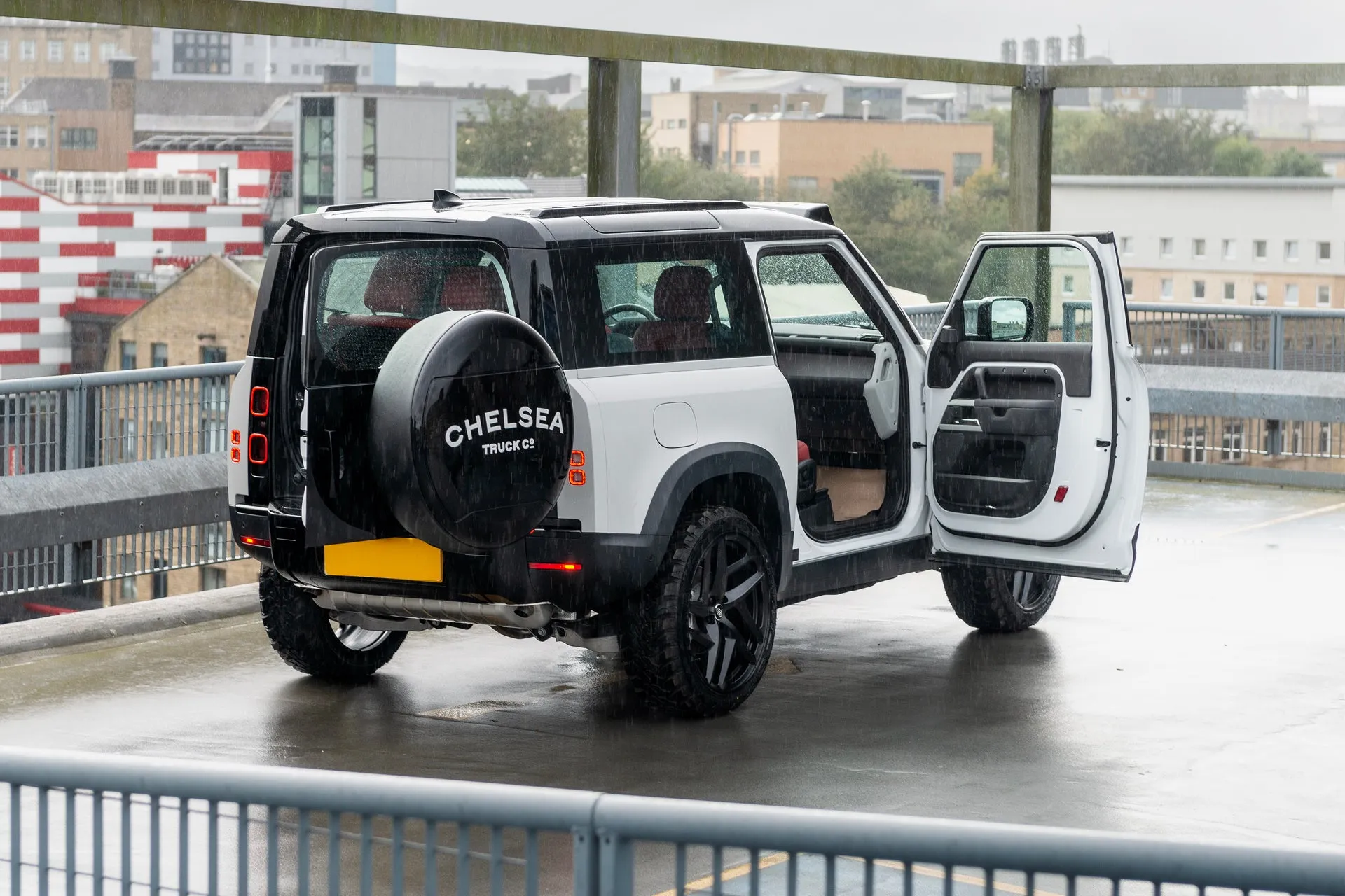 Land Rover Defender 90 - White Exterior