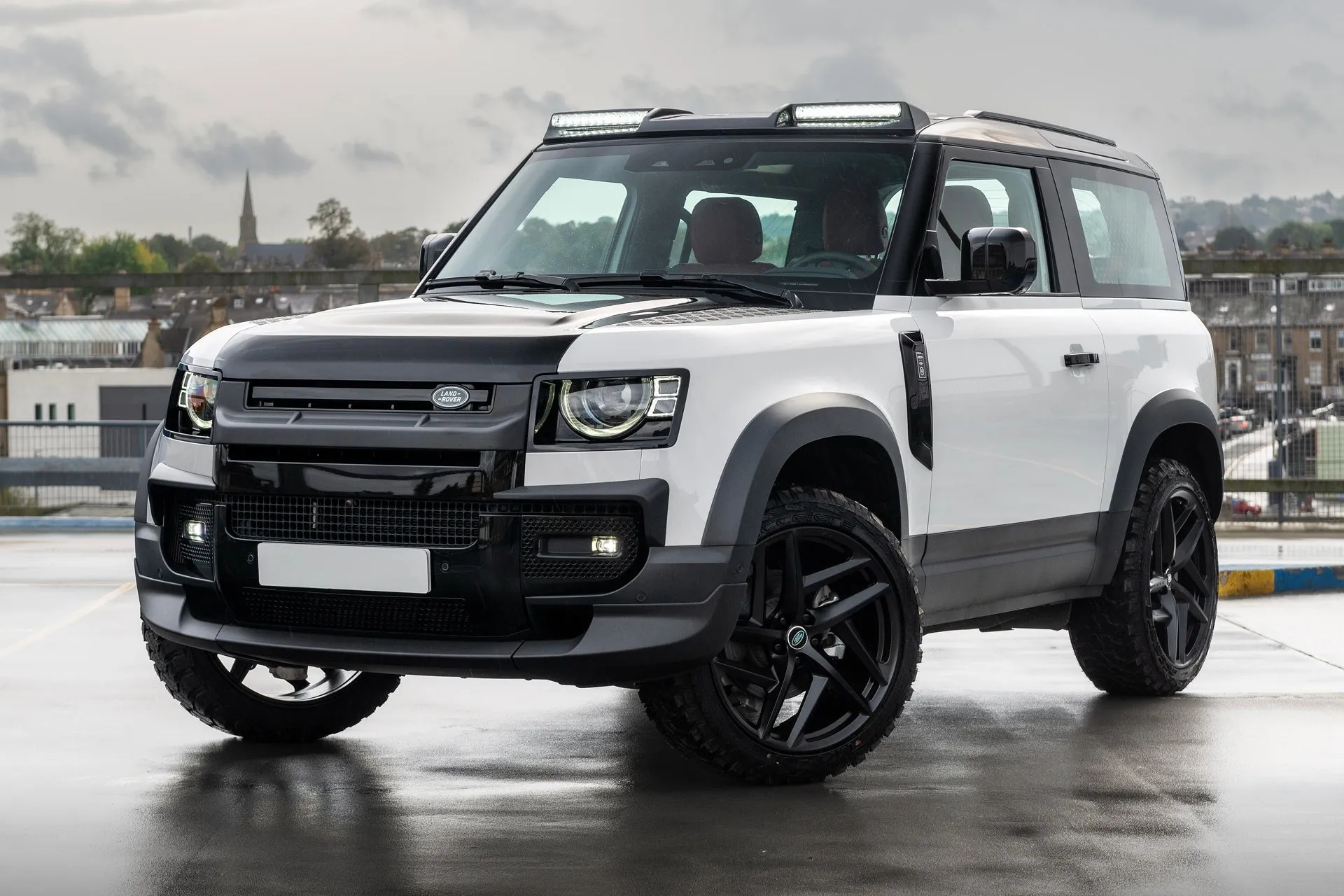 Land Rover Defender 90 - White Exterior