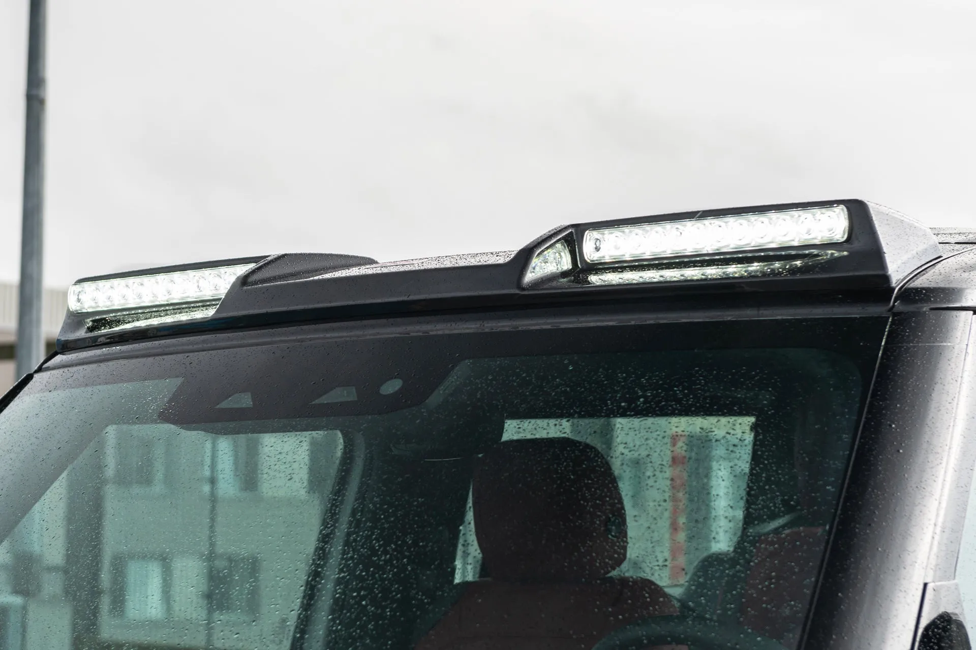 Land Rover Defender 90 - White Exterior