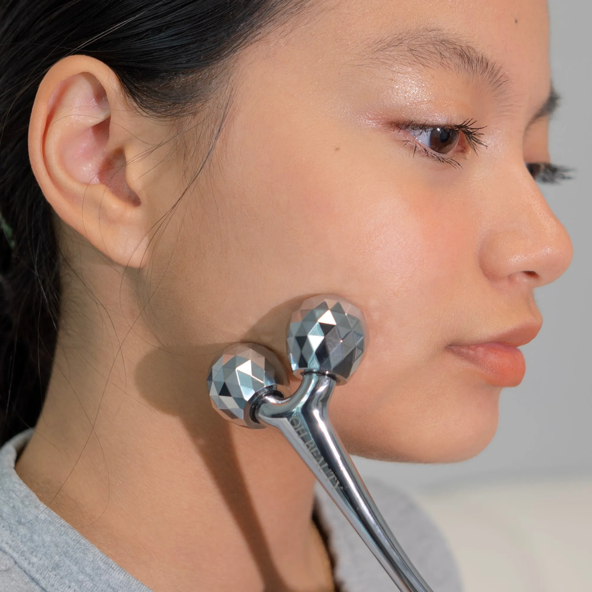Oh Beauty De-Puffing Facial Roller