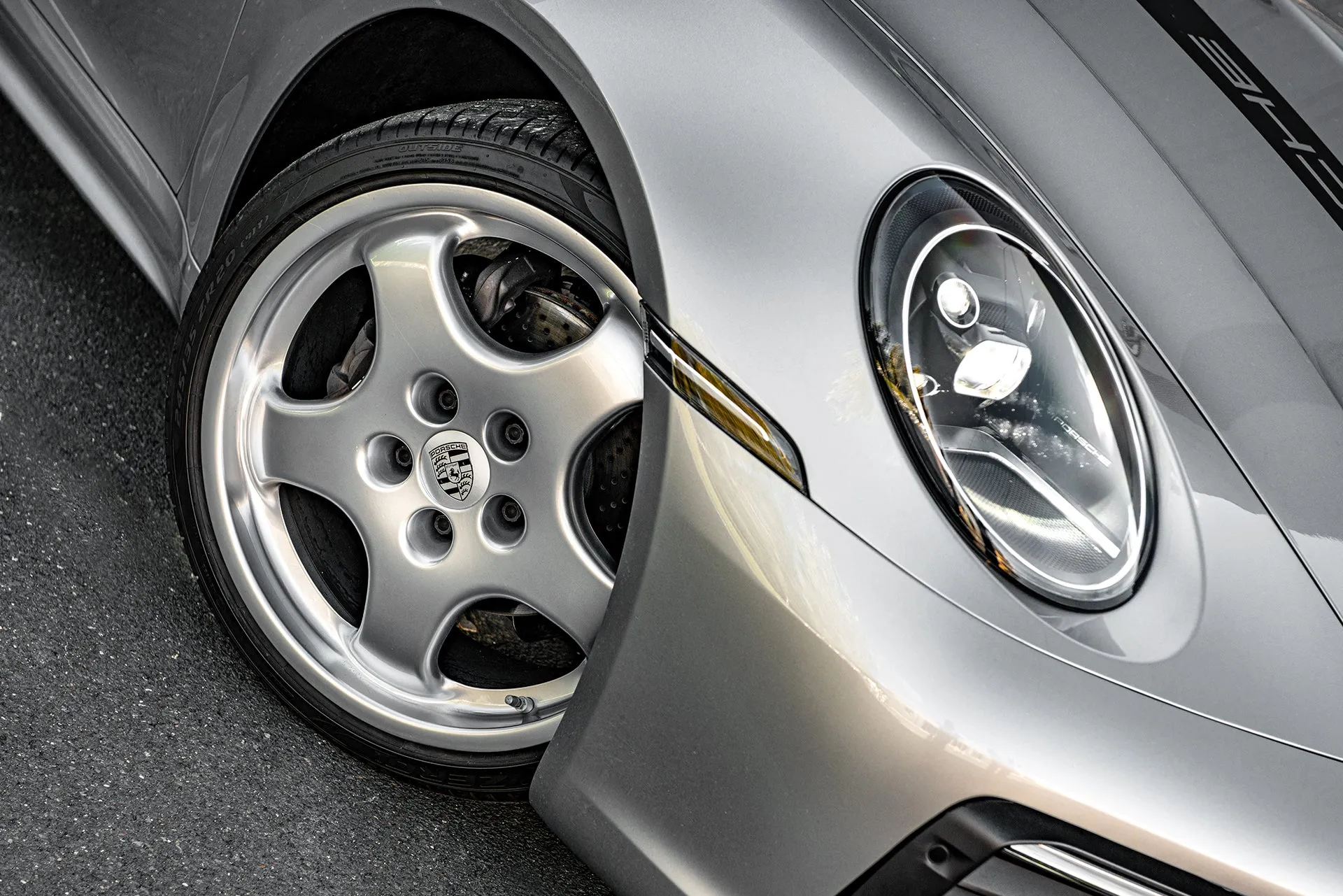 Porsche Targa 992 - Exterior Silver
