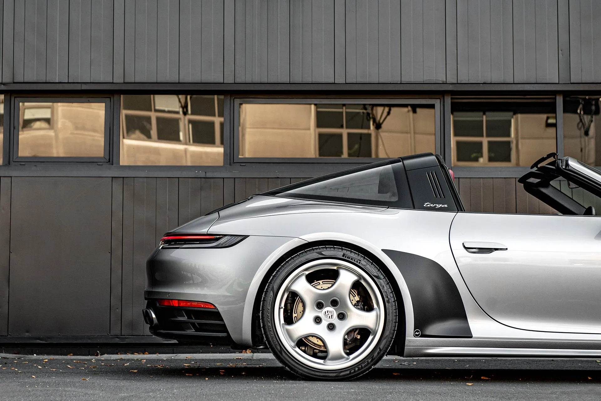 Porsche Targa 992 - Exterior Silver