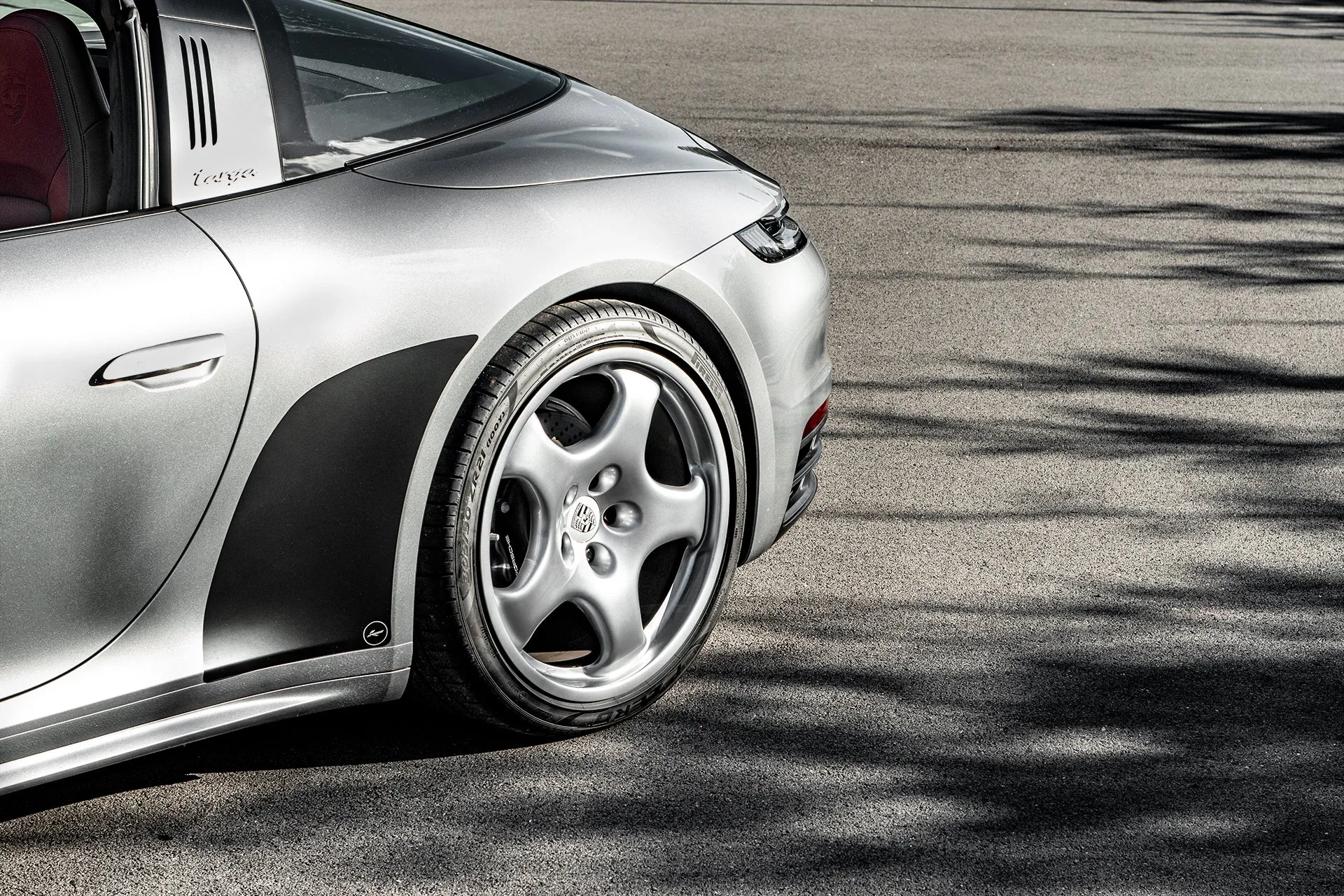 Porsche Targa 992 - Exterior Silver