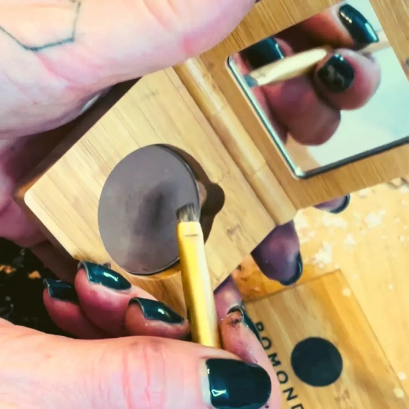 Vegan Mineral eyebrow palette - 100% Natural makeup - 1 left in stock